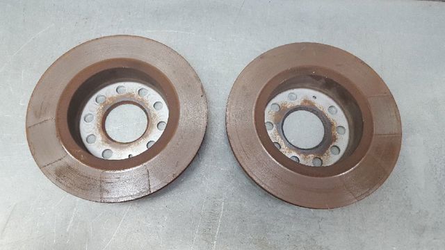 VAG 5Q0615601F Disco de freno trasero comprar Pamplona