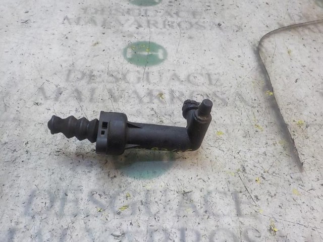 5Q0721261 Bombin de embrague  en stock Sabadell