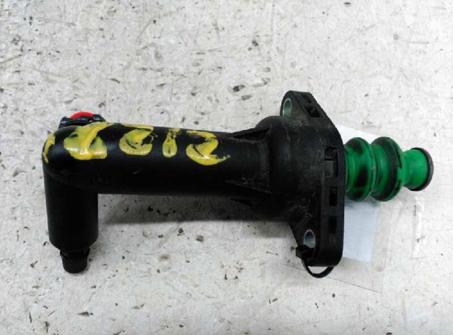 5Q0721261D Bombin de embrague  en stock Granada