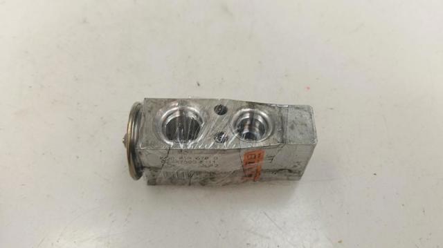 5Q0816679B Válvula TRV del aire acondicionado  disponible Burgos