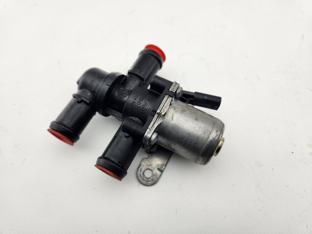 VAG 5Q0906457C Válvula de control de líquido refrigerante  en stock Valencia