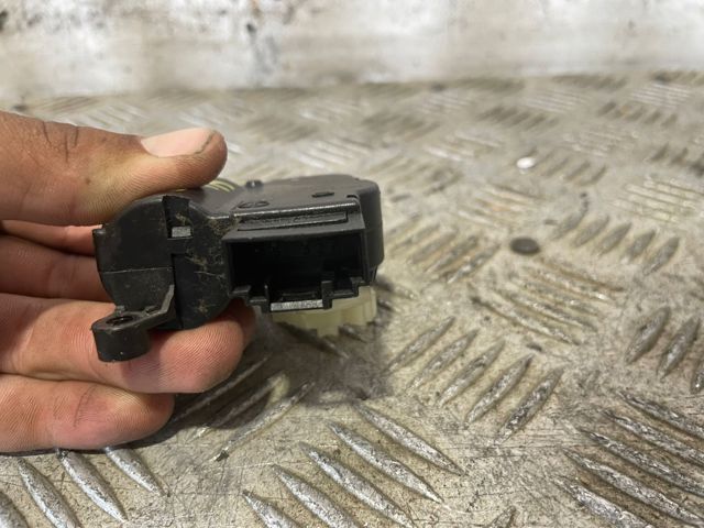 5Q0907511K Actuador de compuerta de calefacción  disponible Burgos