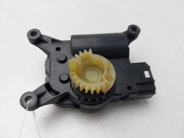 VAG 5Q0907511K Actuador de compuerta de calefacción  disponible Valladolid