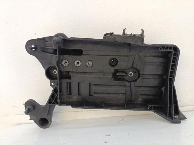 Montaje De Bateria (Soporte) 5Q0915331K VAG