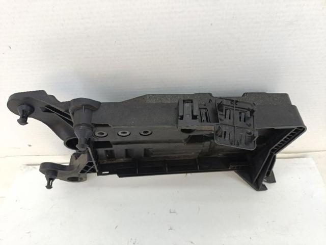 VAG 5Q0915331K Montaje De Bateria (Soporte)  comprar en Murcia