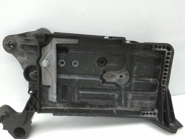5Q0915331K Montaje De Bateria (Soporte)  en stock Sabadell