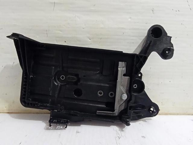 Montaje De Bateria (Soporte) 5Q0915331K VAG