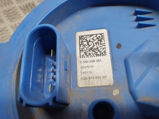 5Q0919051BF Módulo de bomba de combustible con sensor de nivel de combustible  disponible Málaga