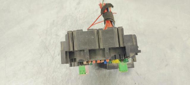 5Q0937615C VAG Caja de fusibles trasera interior comprar Bilbao