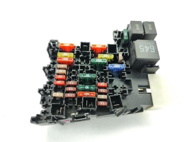 5Q0937615C Caja de fusibles trasera interior  comprar en Reus