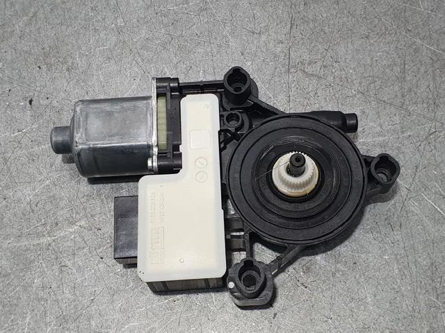 VAG 5Q0959408 Motor del elevalunas de la puerta trasera derecha  disponible Lugo