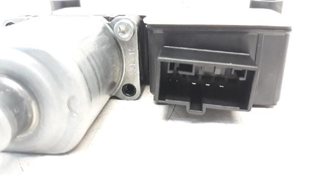 5Q0959408 Motor del elevalunas de la puerta trasera derecha  en stock Sabadell