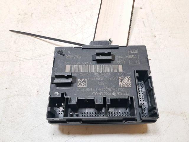 VAG 5Q0959592E Unidad de confort de la puerta delantera  comprar en Ponferrada