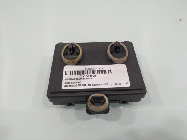 5Q0959593F VAG Unidad de confort de la puerta delantera  en stock Huelva