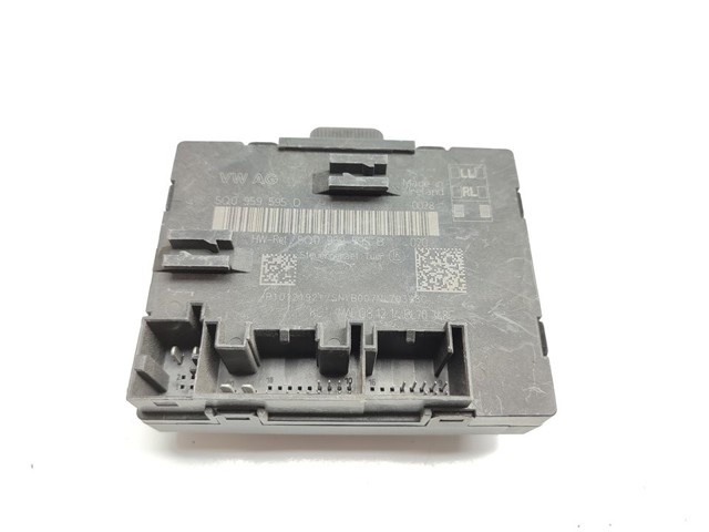 5Q0959595B Módulo de confort de la puerta trasera  disponible Utrera