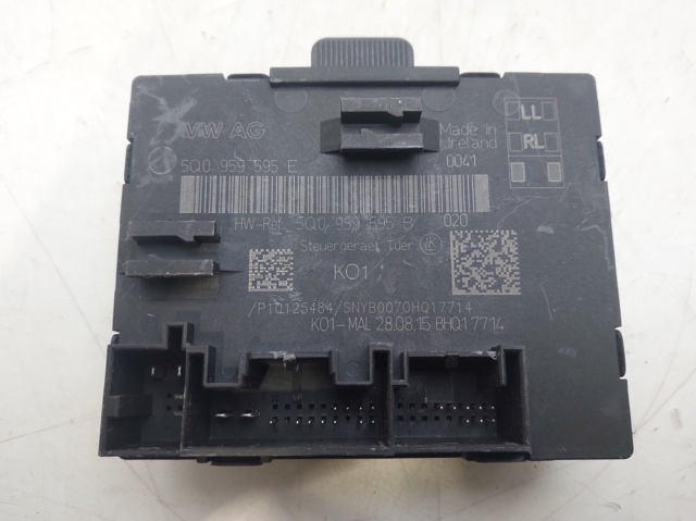 5Q0959595B VAG Módulo de confort de la puerta trasera  en stock Gandía