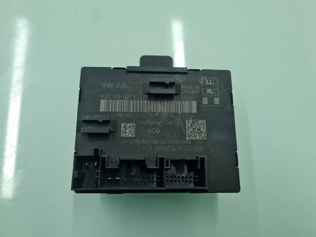 5Q0959595B Módulo de confort de la puerta trasera  comprar en Zaragoza