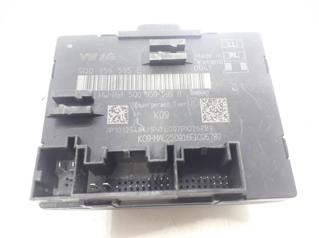 5Q0959595E Módulo de confort de la puerta trasera  en stock Granada