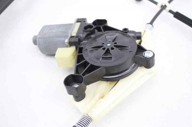 VAG 5Q0959801 Motor del elevalunas de la puerta trasera izquierda comprar Barcelona