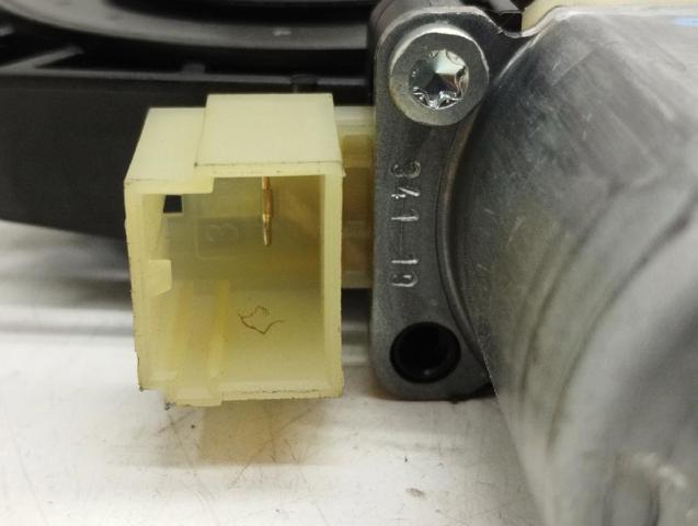 5Q0959801A Motor del elevalunas de la puerta delantera izquierda  disponible Málaga