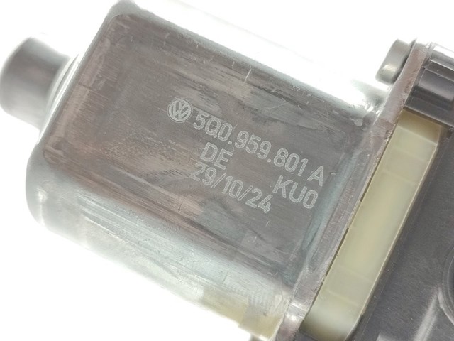 VAG 5Q0959801A Motor del elevalunas de la puerta delantera izquierda  comprar en Ponferrada