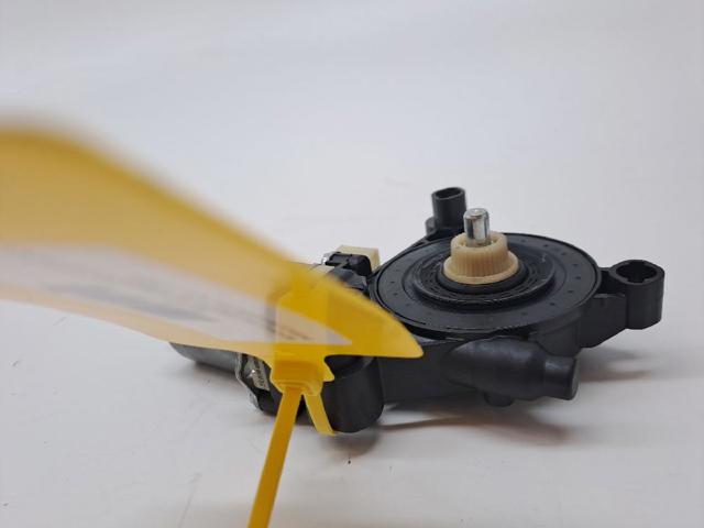 5Q0959801B Motor del elevalunas de la puerta delantera  comprar en Pontevedra
