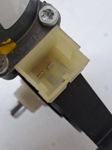 5Q0959801B Motor del elevalunas de la puerta delantera  comprar en Pontevedra