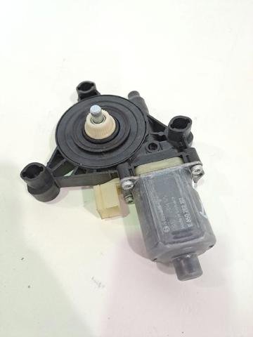 VAG 5Q0959801C Motor del elevalunas de la puerta delantera izquierda  comprar en Ponferrada