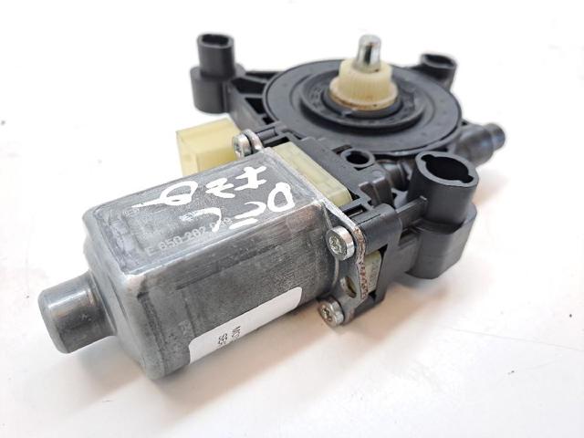 5Q0959801C Motor del elevalunas de la puerta delantera izquierda  comprar en Reus