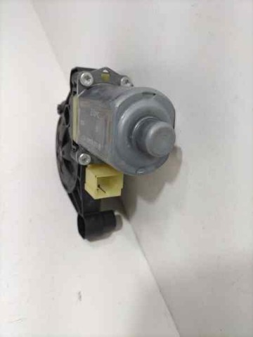 5Q0959802B Motor del elevalunas de la puerta delantera derecha  en stock Granada