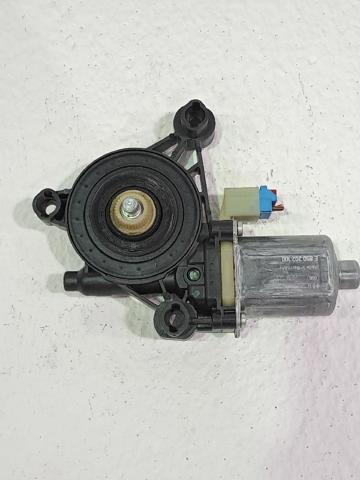 5Q0959802B Motor del elevalunas de la puerta delantera derecha  en stock Castellón
