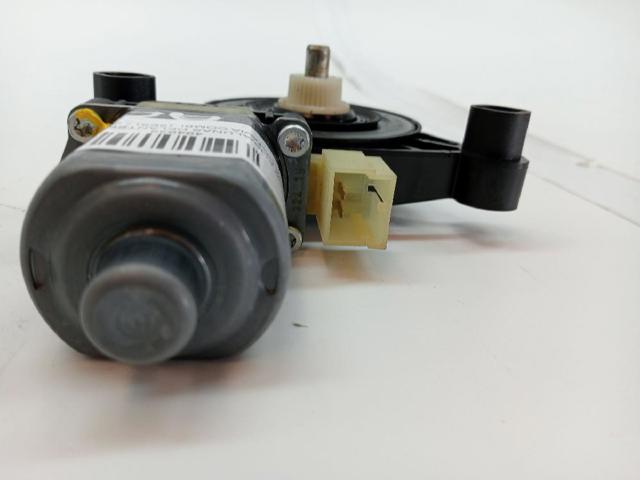 VAG 5Q0959802B Motor del elevalunas de la puerta delantera derecha  comprar en Ponferrada