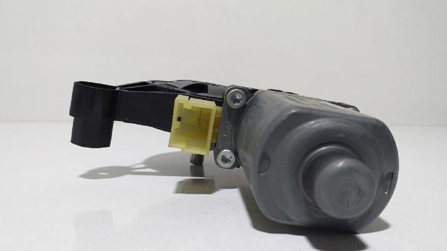 5Q0959802B Motor del elevalunas de la puerta delantera derecha comprar Sevilla