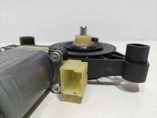 5Q0959802B VAG Motor del elevalunas de la puerta delantera derecha  en stock Córdoba