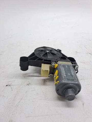 5Q0959802C Motor del elevalunas de la puerta delantera derecha  disponible Utrera