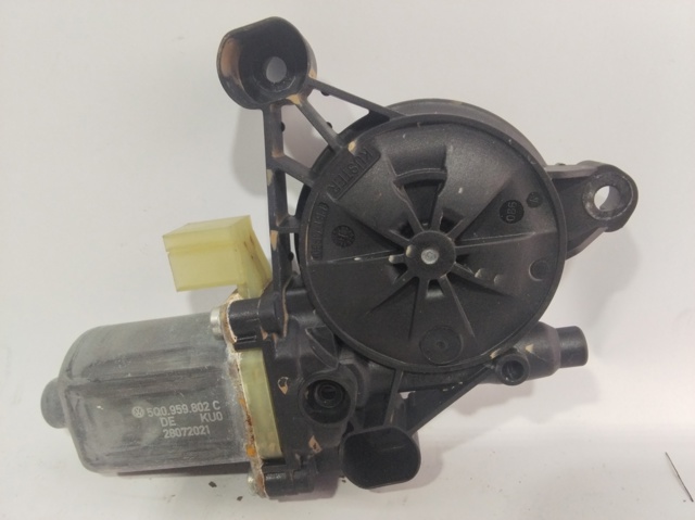 5Q0959802C Motor del elevalunas de la puerta delantera derecha  comprar en Zaragoza