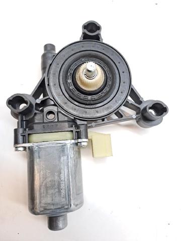 5Q0959802C Motor del elevalunas de la puerta delantera derecha  en stock Castellón
