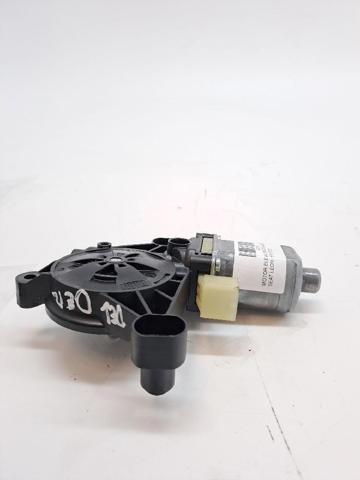 5Q0959802C VAG Motor del elevalunas de la puerta delantera derecha  disponible Ourense
