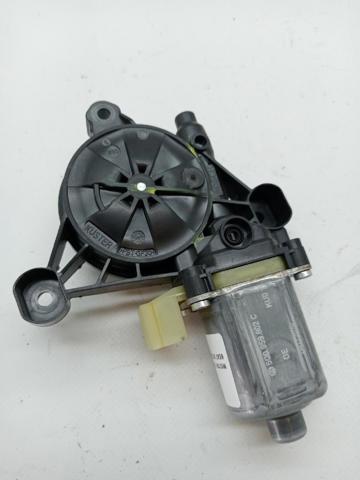 5Q0959802C VAG Motor del elevalunas de la puerta delantera derecha  en stock Córdoba