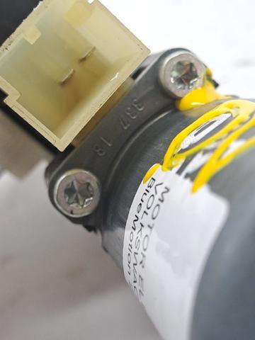 5Q0959802C Motor del elevalunas de la puerta delantera derecha  comprar en Reus