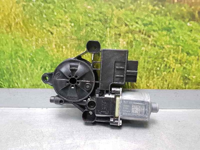 VAG 5Q0959811A Motor del elevalunas de la puerta trasera derecha  disponible Lugo
