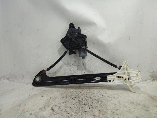VAG 5Q0959811A Motor del elevalunas de la puerta trasera derecha  en stock Salamanca