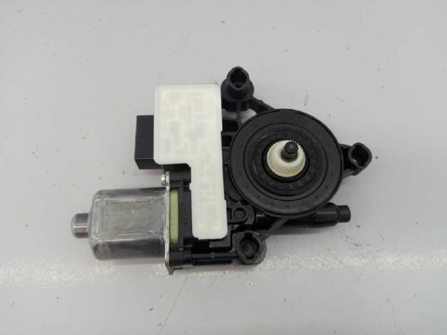 5Q0959811A VAG Motor del elevalunas de la puerta trasera derecha comprar Madrid