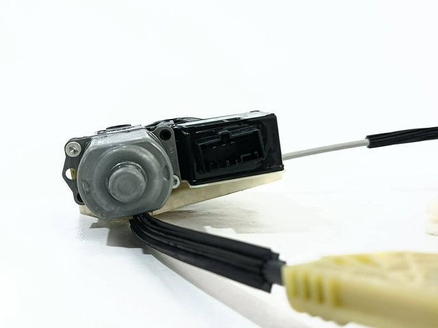 5Q0959811A Motor del elevalunas de la puerta trasera izquierda  comprar en Pontevedra