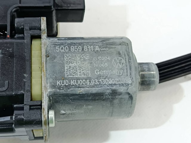 VAG 5Q0959811A Motor del elevalunas de la puerta trasera izquierda  comprar en Albacete