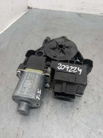 5Q0959811A Motor del elevalunas de la puerta trasera derecha  disponible Burgos