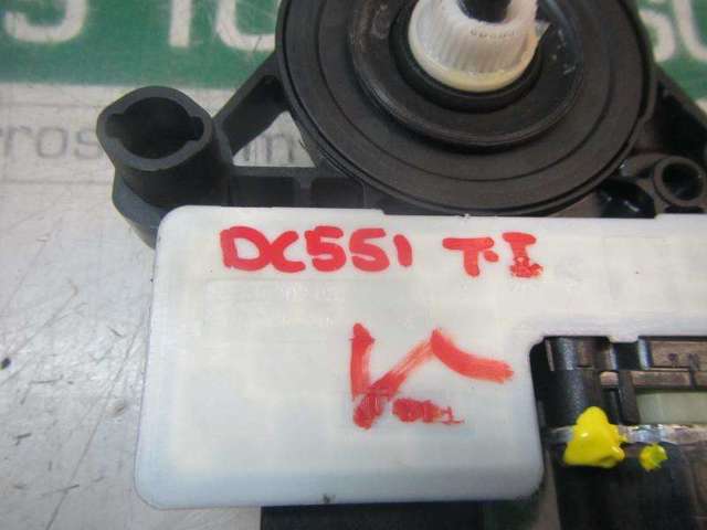 VAG 5Q0959811D Motor del elevalunas de la puerta trasera izquierda  en stock Terrassa