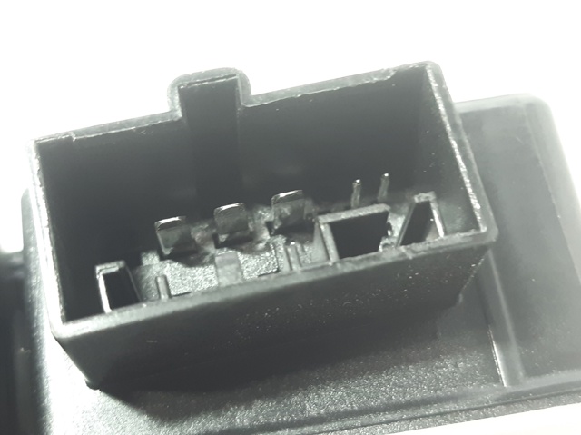 5Q0959811D Motor del elevalunas de la puerta trasera izquierda comprar Sevilla
