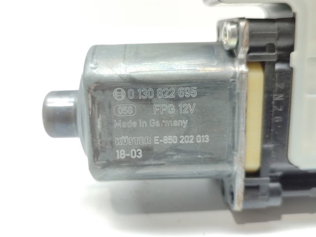 VAG 5Q0959811D Motor del elevalunas de la puerta trasera izquierda comprar Pamplona