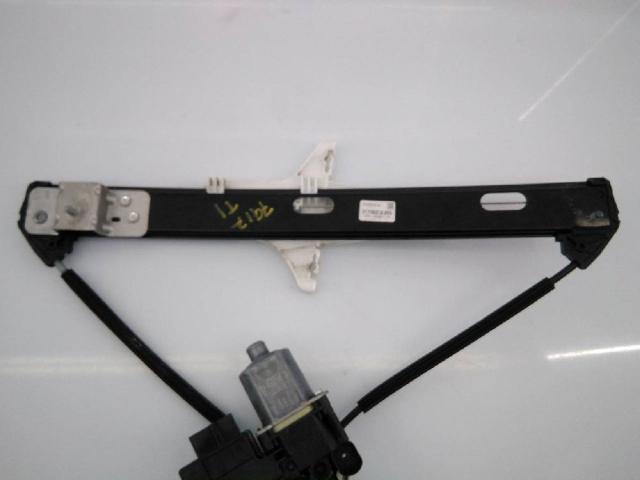 5Q0959811D Motor del elevalunas de la puerta trasera izquierda  disponible Burgos